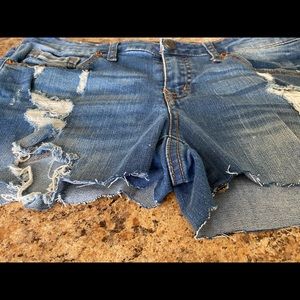 Aeropostale Denim
Midi  style denim shorts size 6